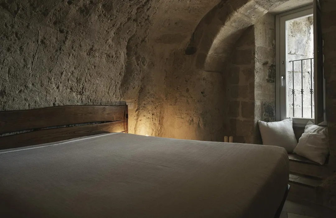 Aque Cave-1