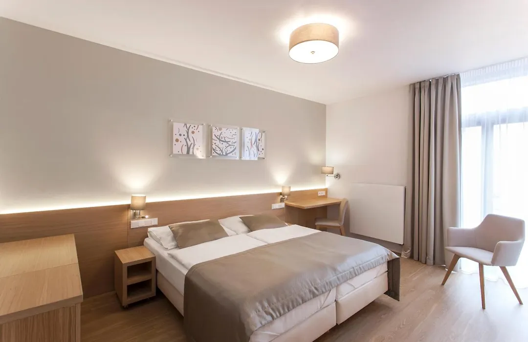 Hotel Carol-1