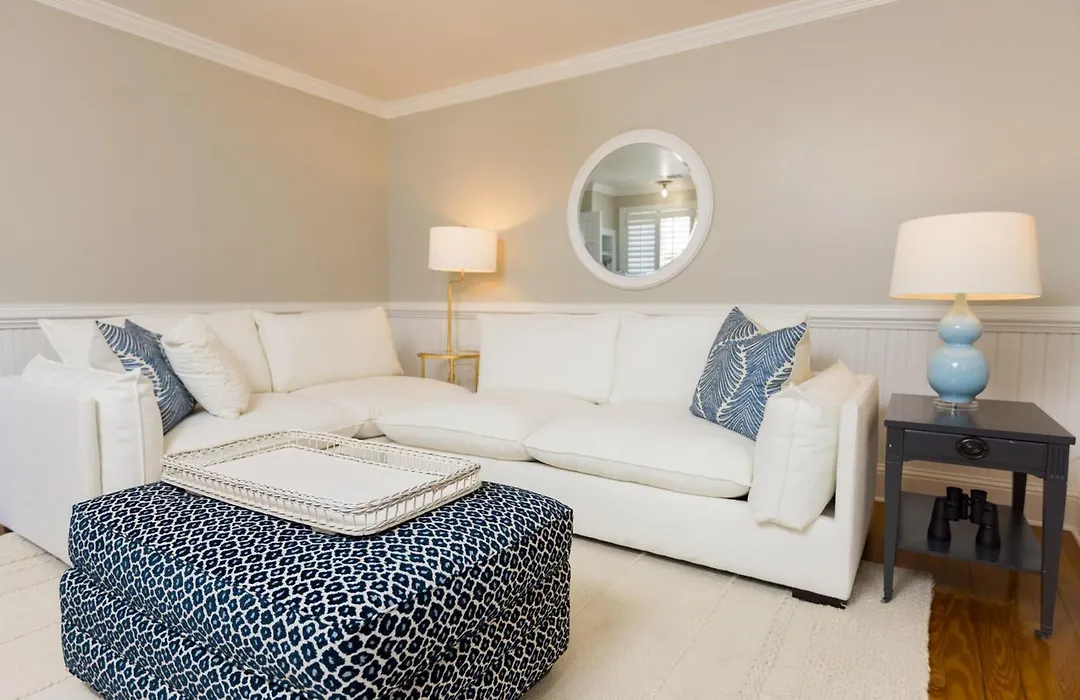 The Burrus House Inn Waterfront Suites-1