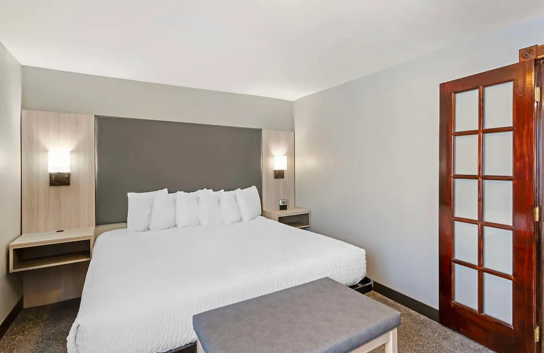 Best Western Plus Weston Inn-1