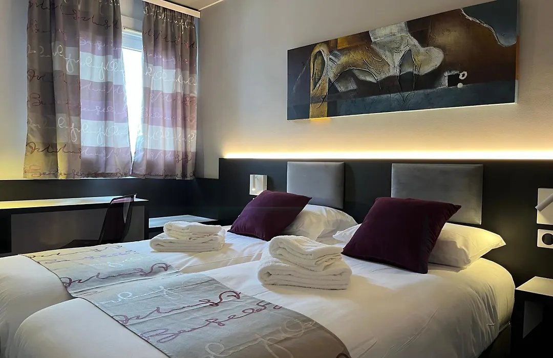Brit Hotel Le Vesoul-1