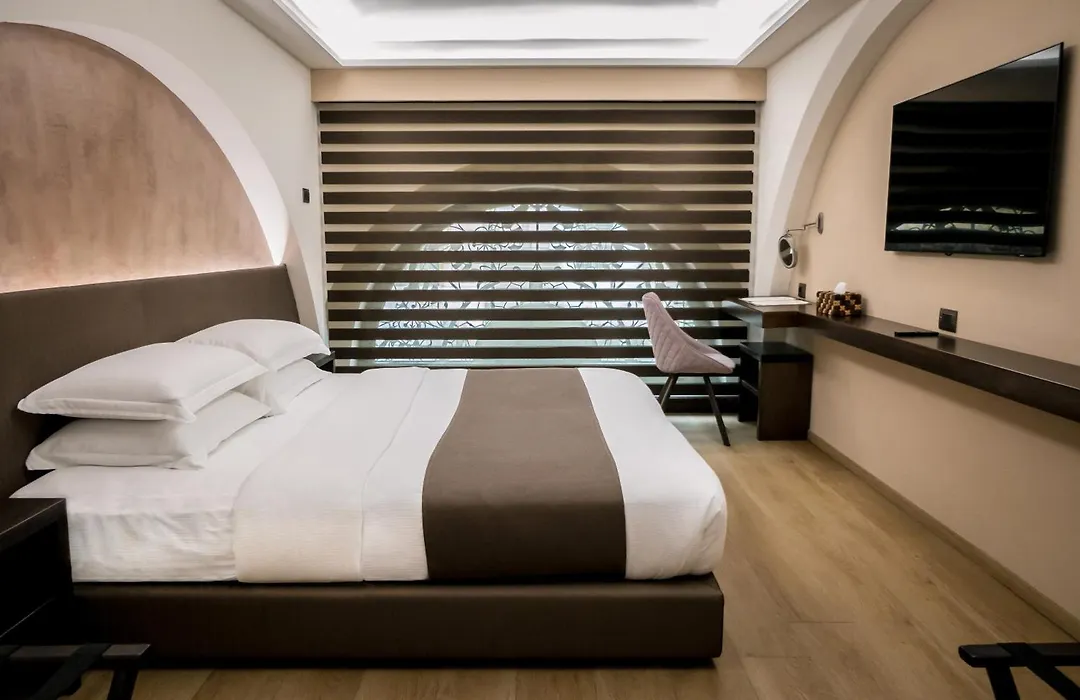 Arcadian Suite&Rooms-1