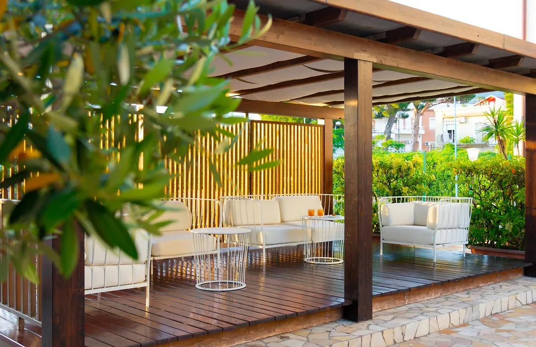 Hotel Garden-1