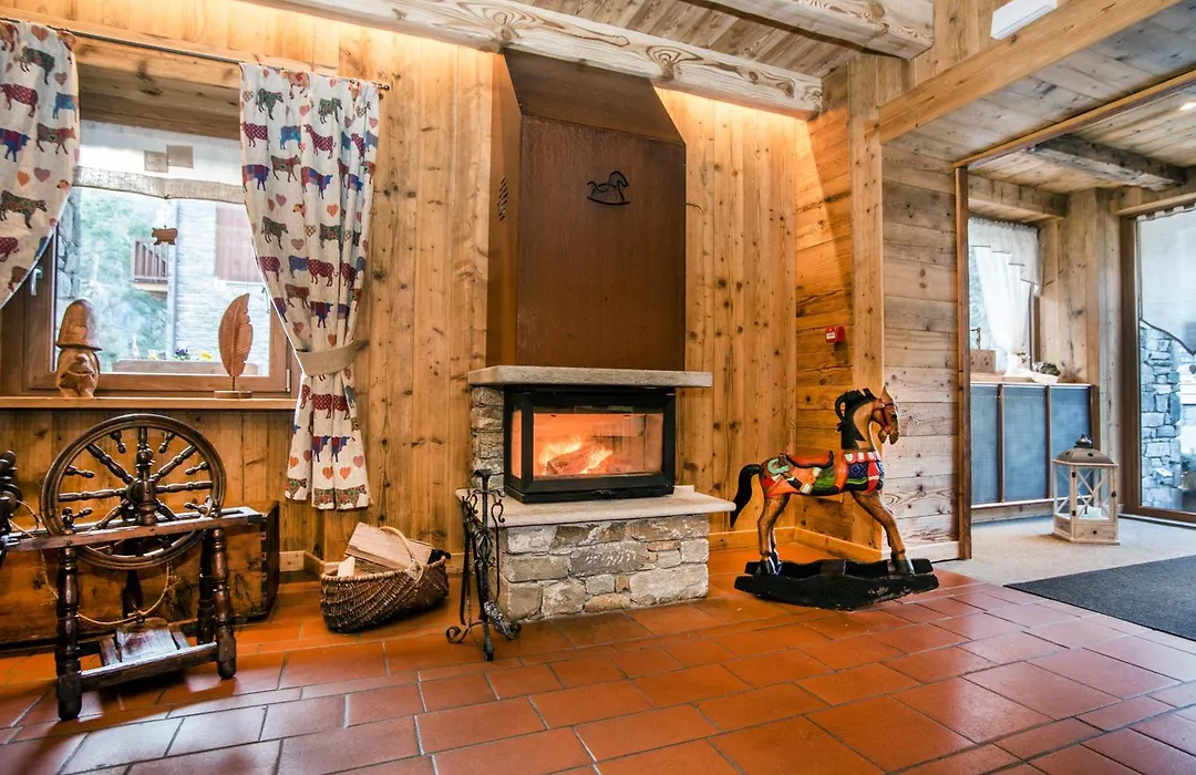 Dada Mountain Hotel-1