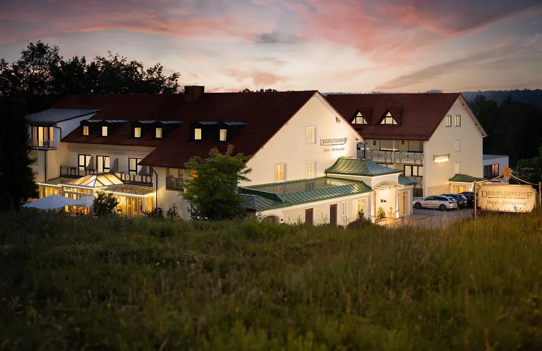 Hotel Dreiflüssehof-1