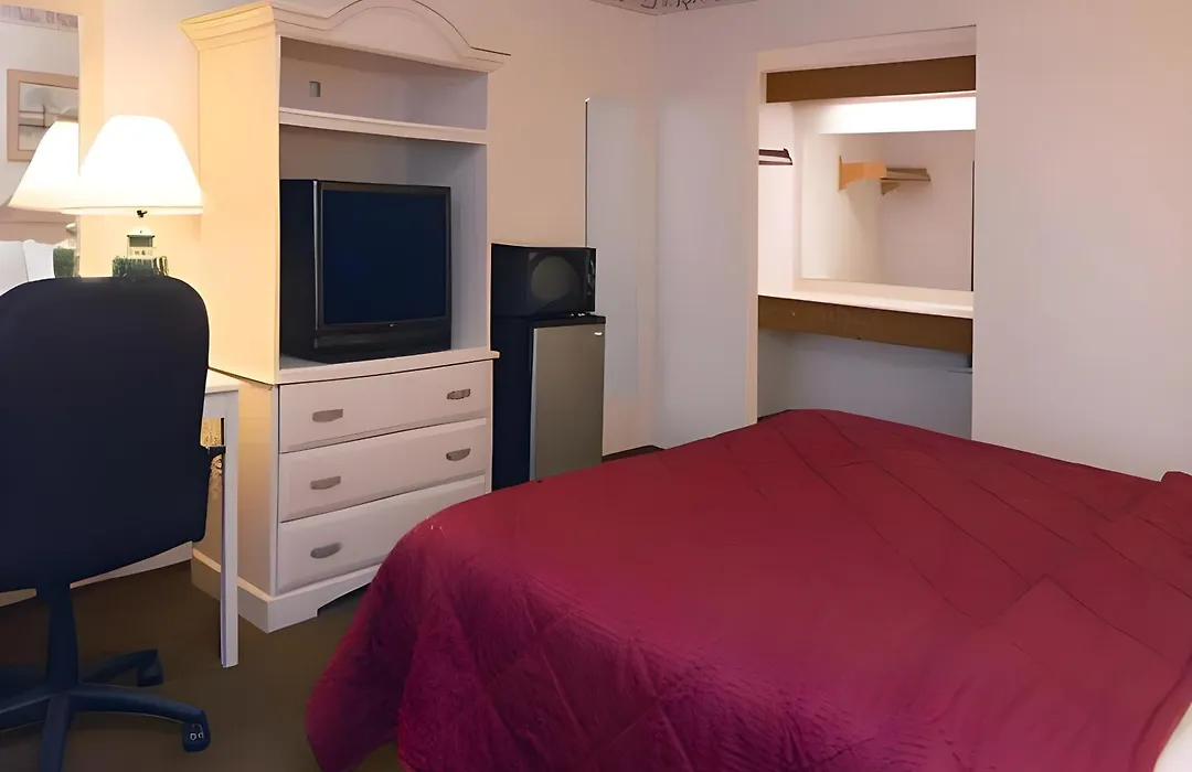 Days Inn By Wyndham Gilroy-1