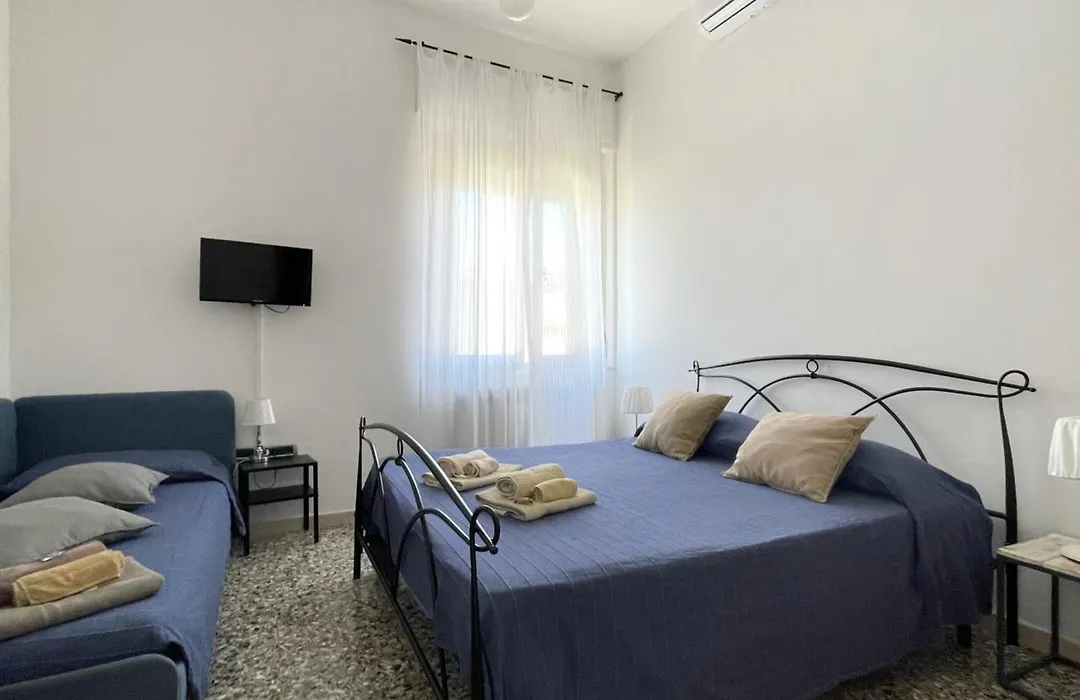 Accogliente Casa Livorno-1