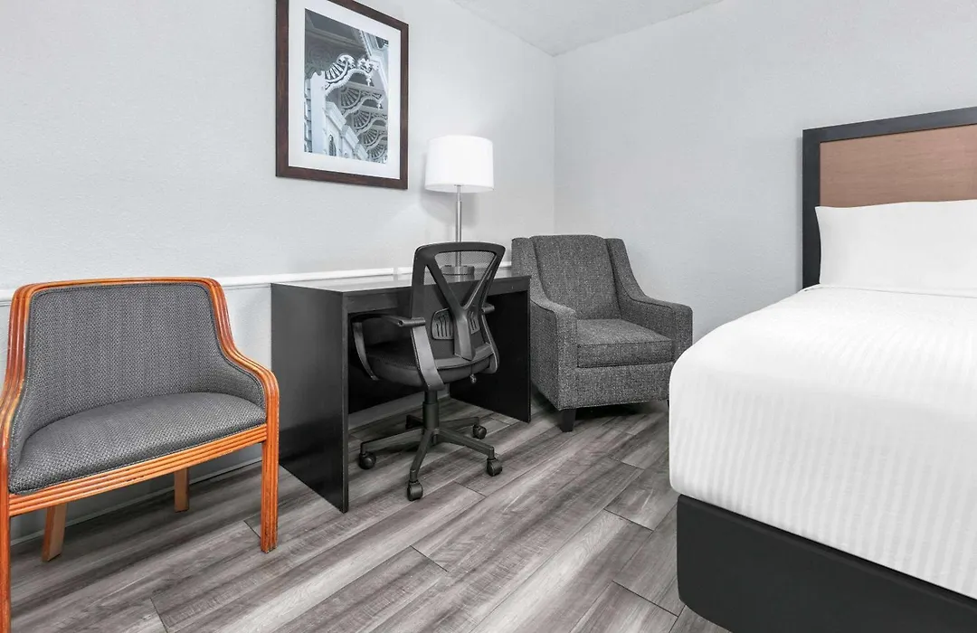 Baymont By Wyndham Austin University Area-1