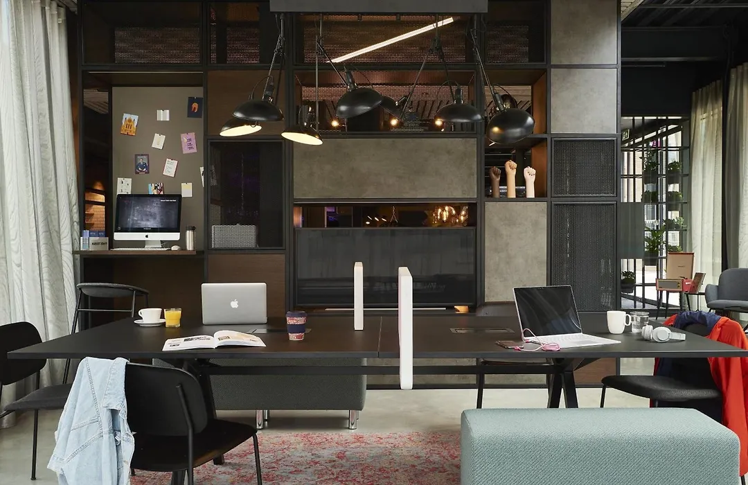 Moxy York-1