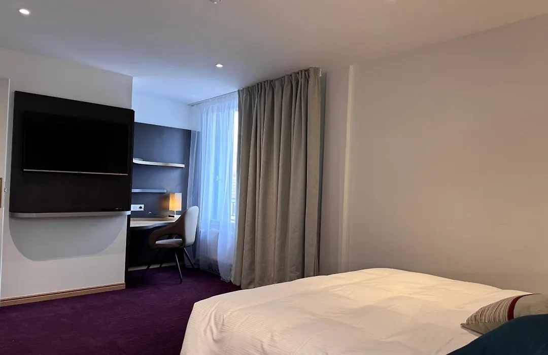 Brit Hotel De Grignan Vichy-1