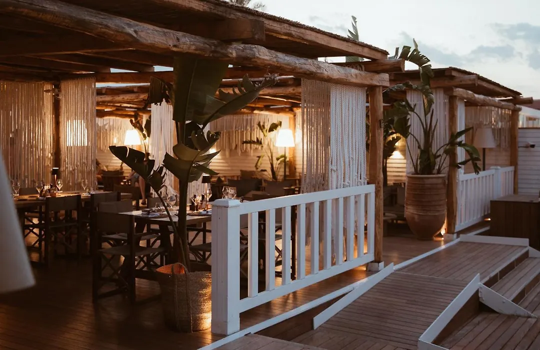Cumeja Beach Club & Hotel-1