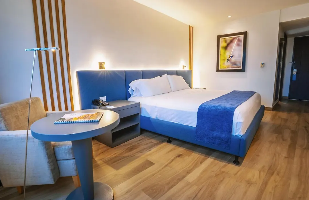 Wyndham Guayaquil, Puerto Santa Ana-1