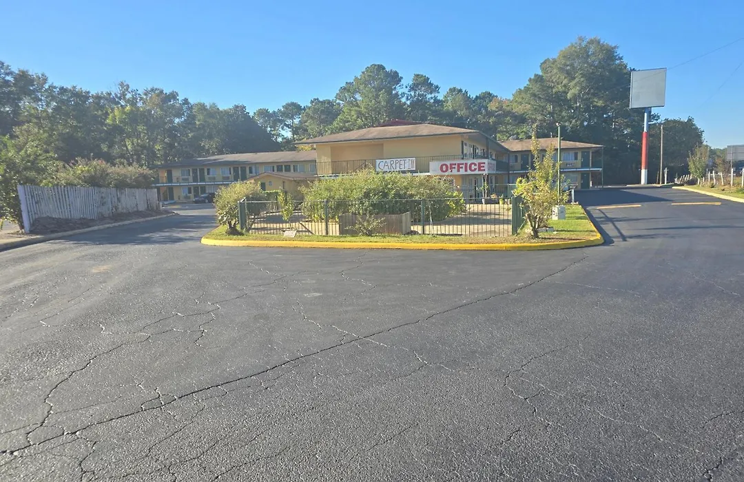 Carpet Inn-1
