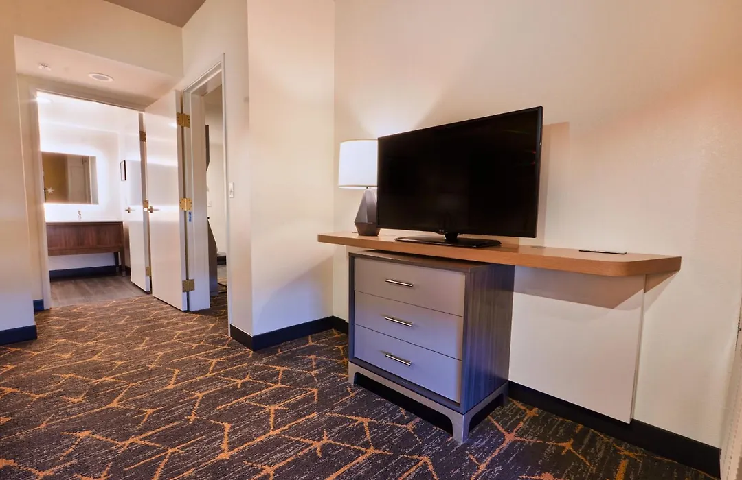 Holiday Inn & Suites Oakland - Airport By Ihg-1