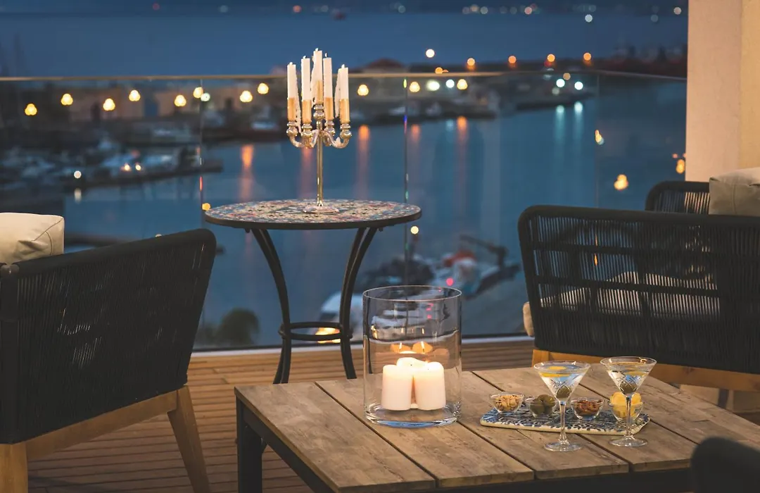Upper - Boutique Hotel-1