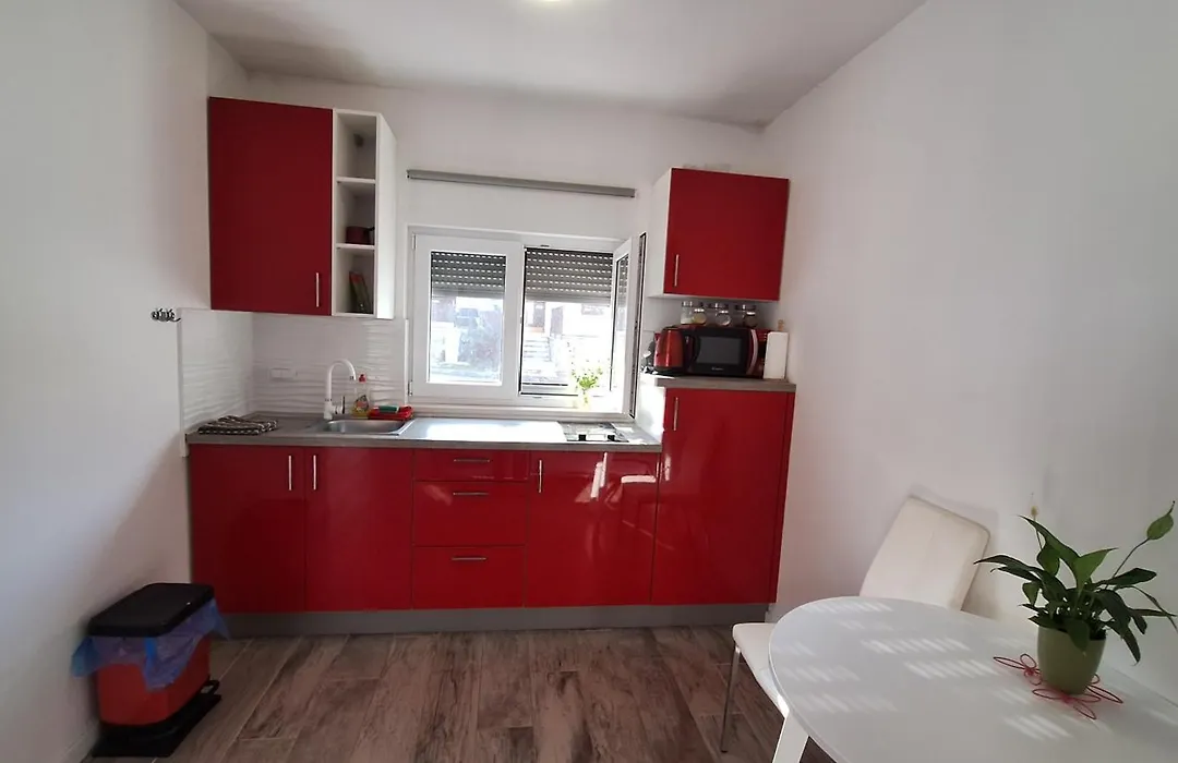 Guest House Mafi-1