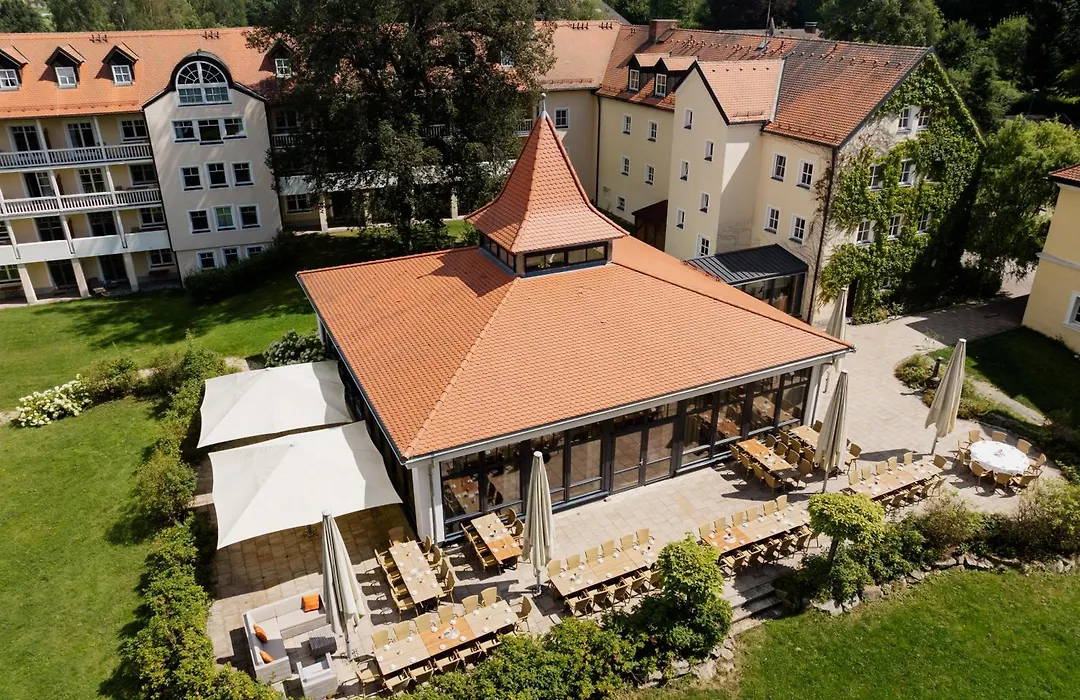 Landschloss Ernestgrün-1