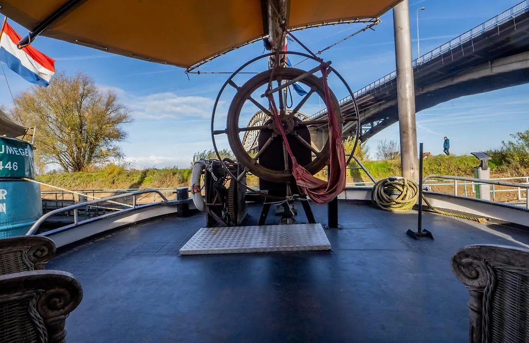 Boat 'Opoe Sientje'-1