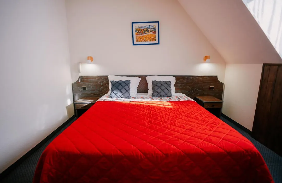 Hôtel Le Montaigu-1