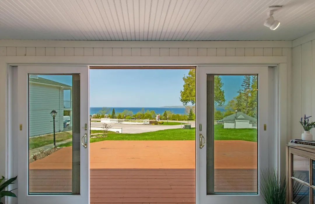 Bay Inn Of Petoskey-1