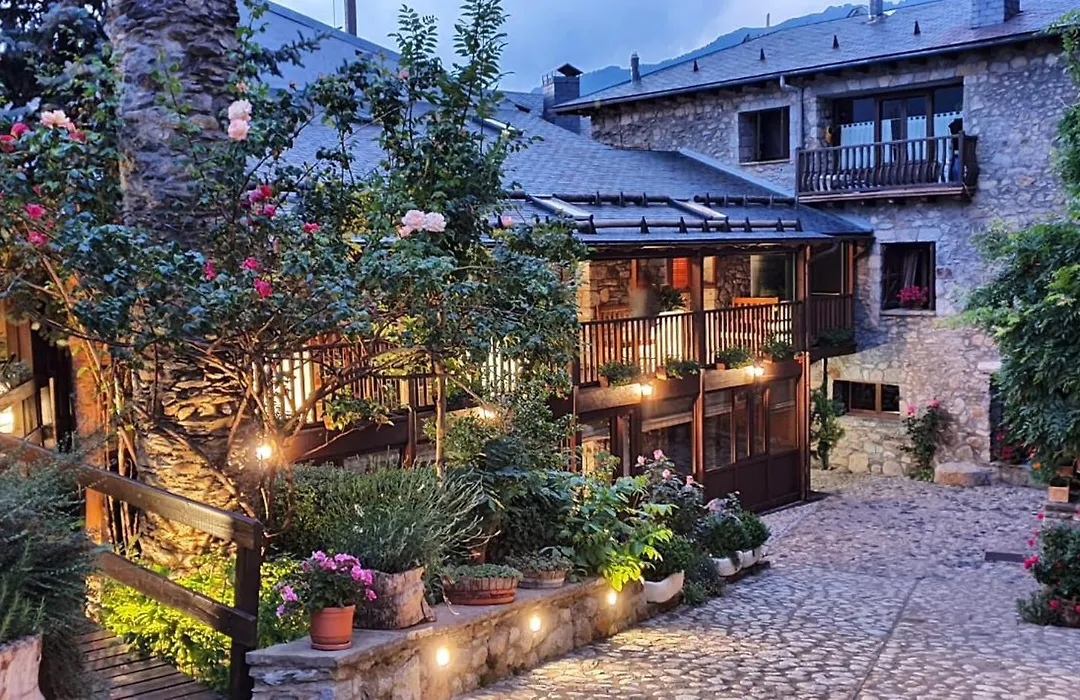 Hotel Casa Cornel-1