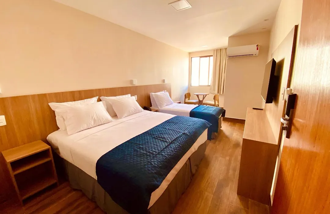 Hit Hotel-1