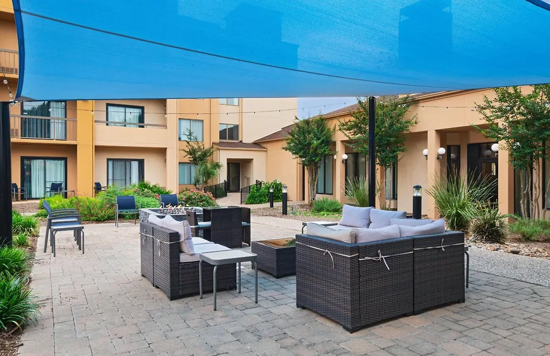 Courtyard By Marriott San Antonio Airport-1