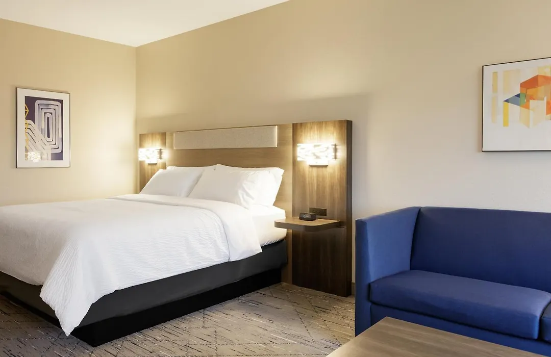 Holiday Inn Express & Suites Brookhaven By Ihg-1