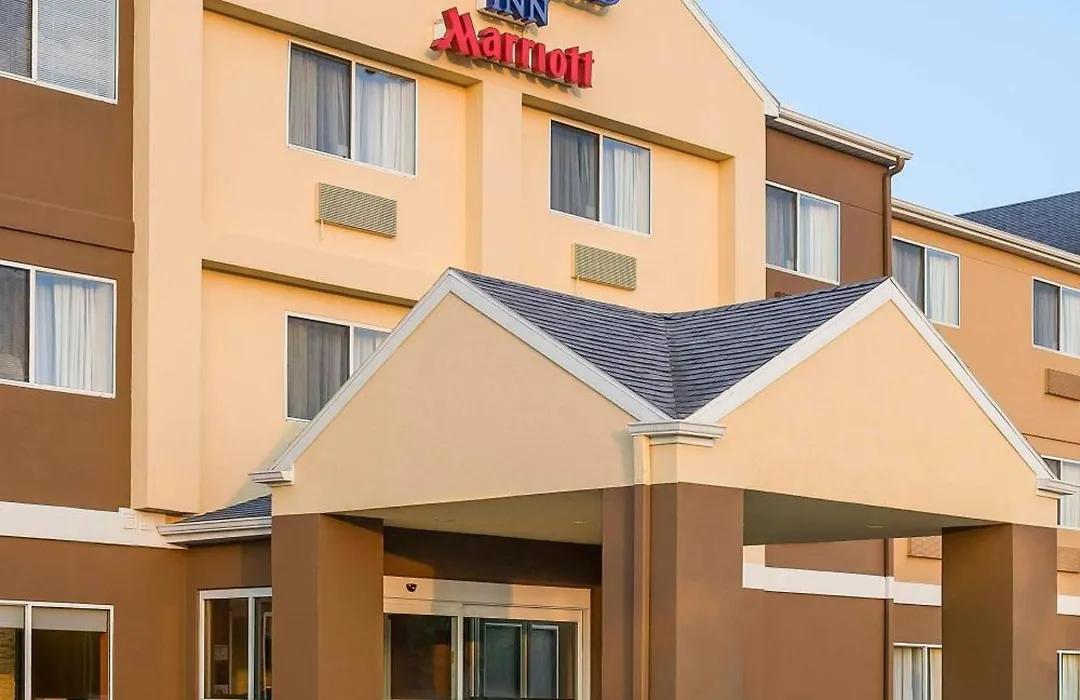 Fairfield Inn & Suites Holland-1
