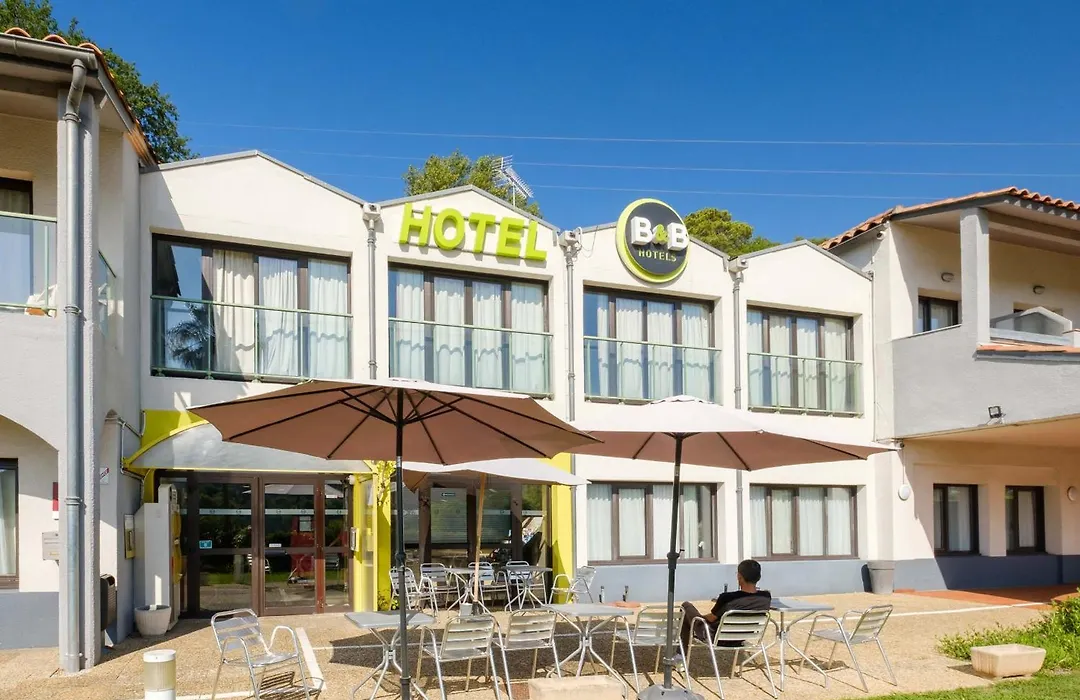 B&B HOTEL Villeneuve Loubet Village-1