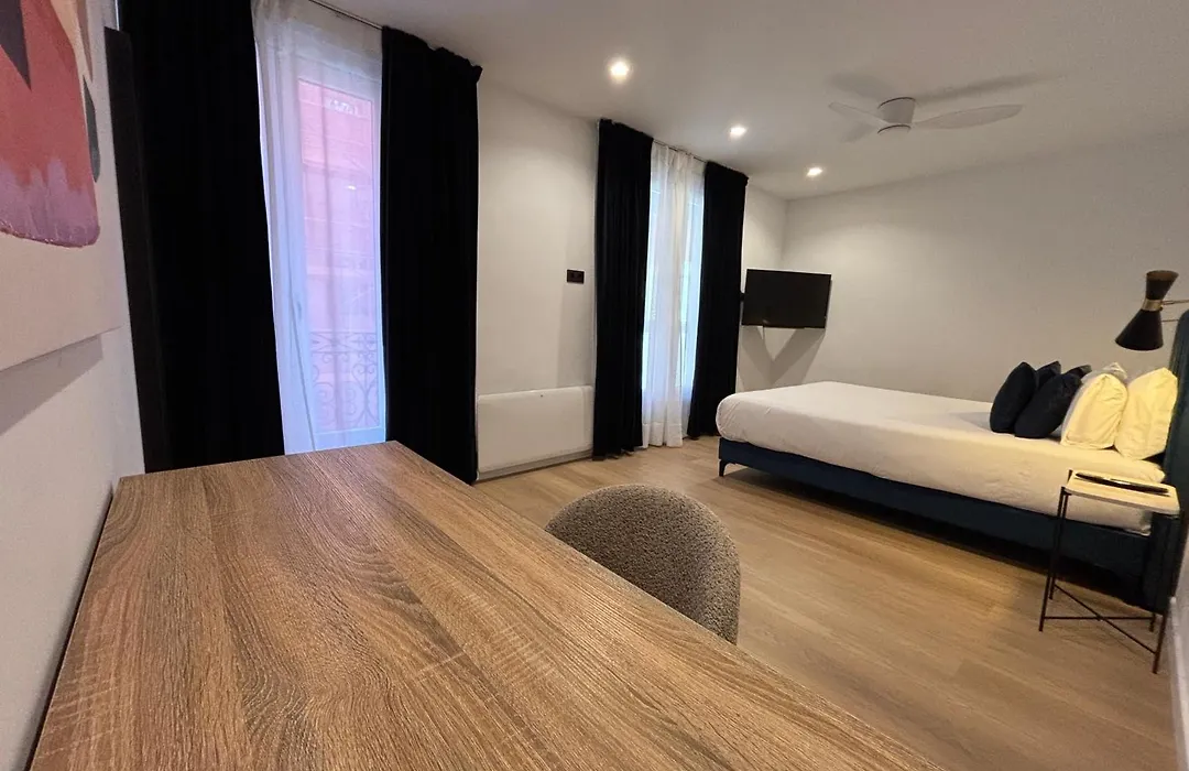 Arenal Rooms Bilbao-1