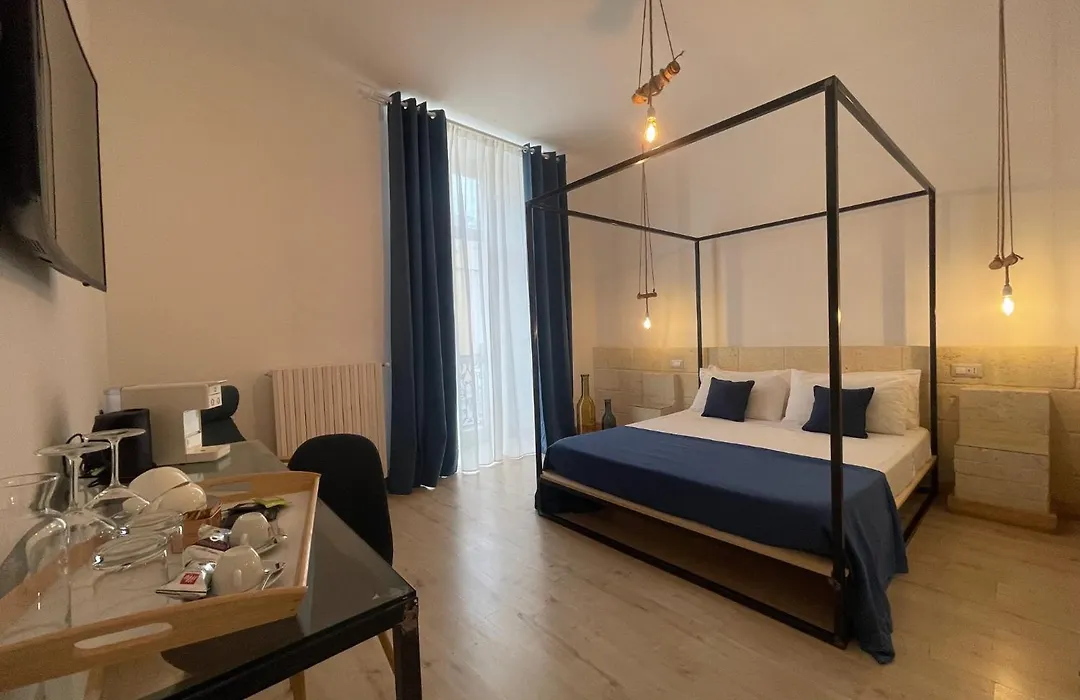 Casa Manfredi D'Angiò-1