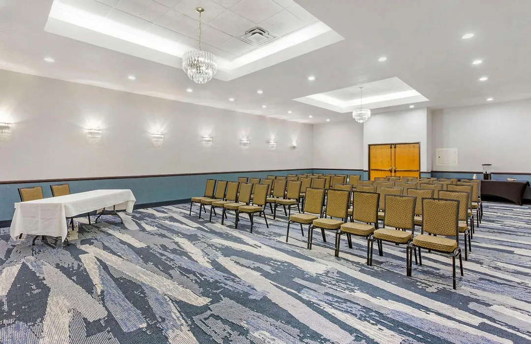 Comfort Suites Ogden Conference Center-1