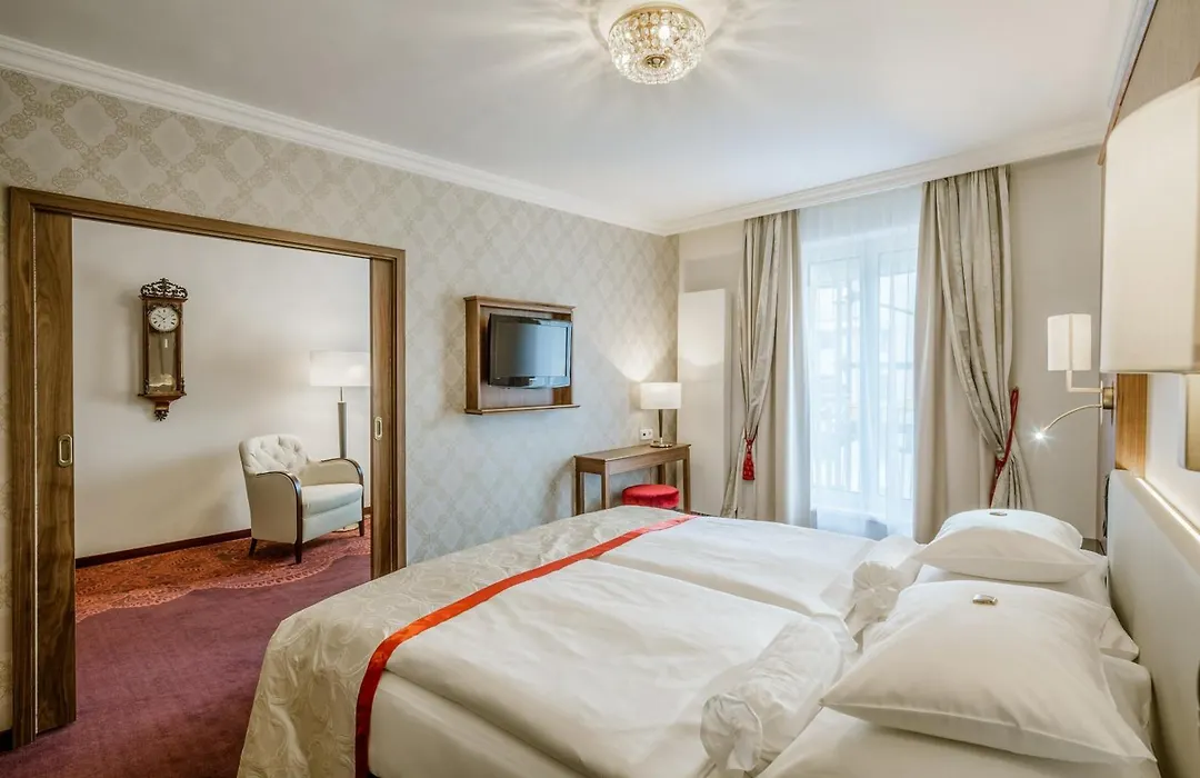 Hotel Stefanie-1