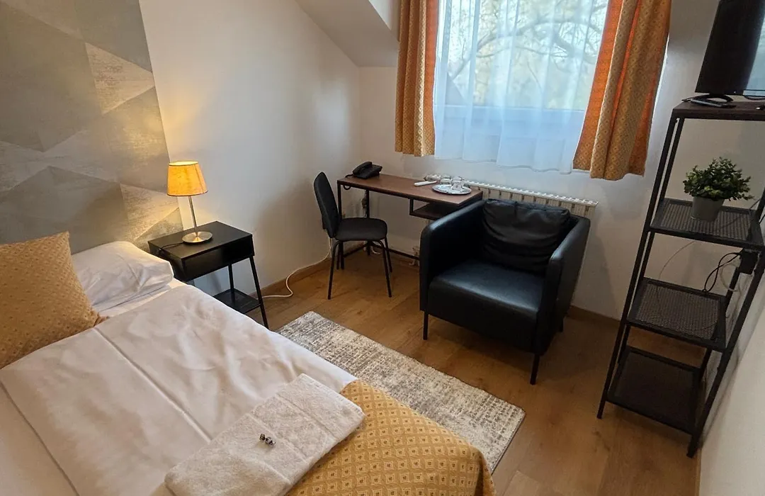 Hotel Gloria Budapest City Center-1