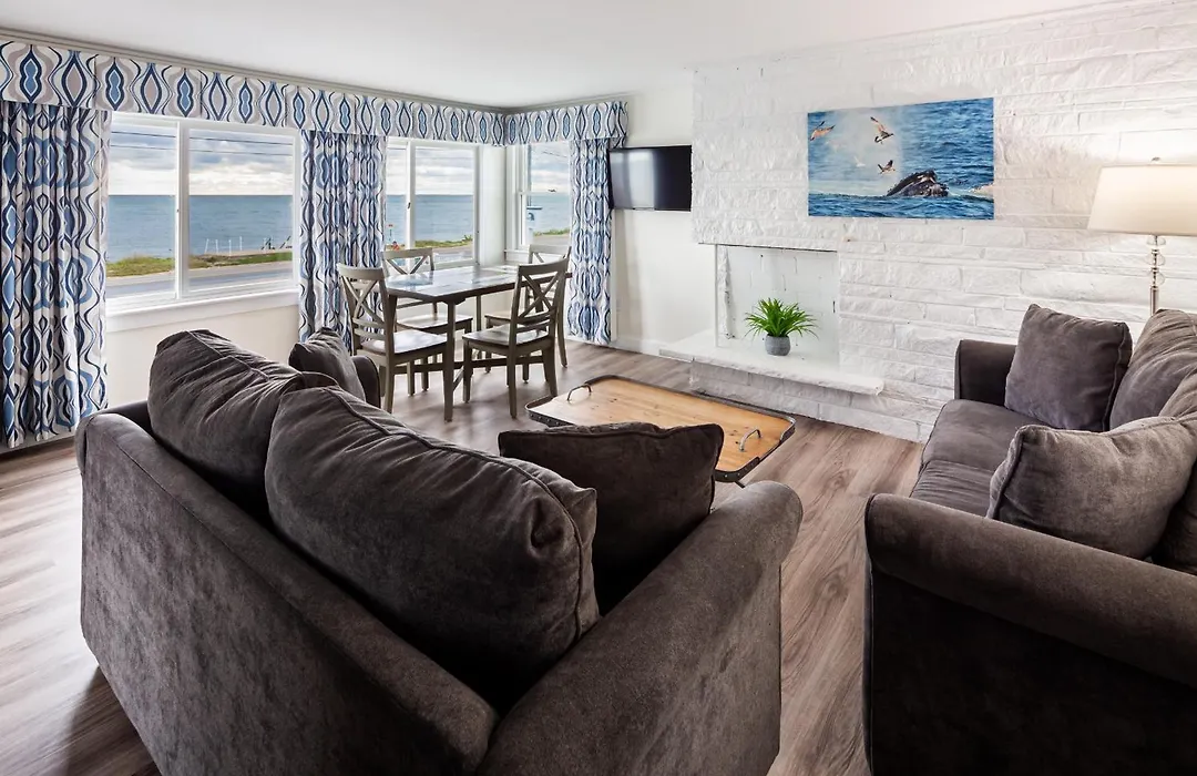 Breakwater Hotel-1