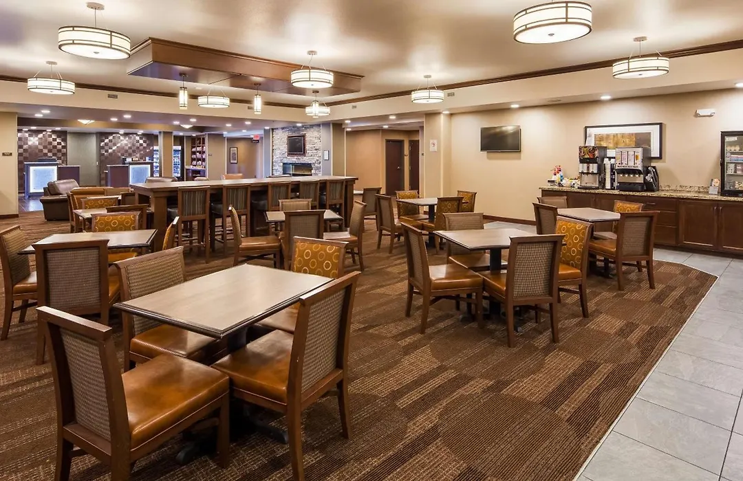 Best Western Plus Lincoln Inn & Suites-1