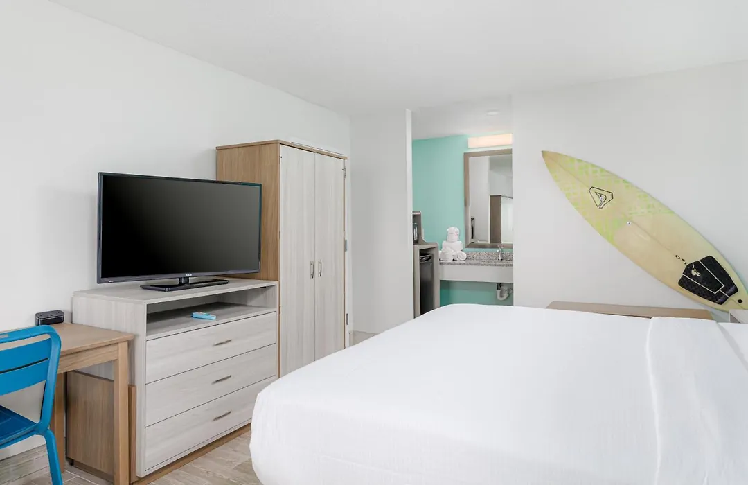 Surf & Sand Hotel - Free Hot Breakfast & Rentals-1