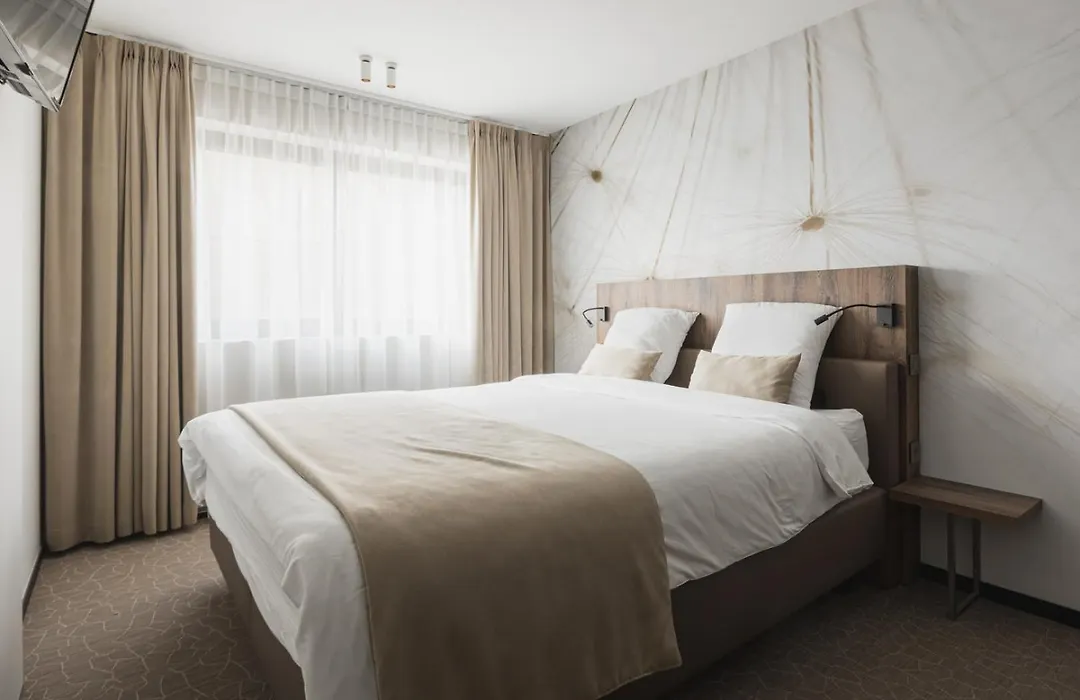 Hotel Amfora-1