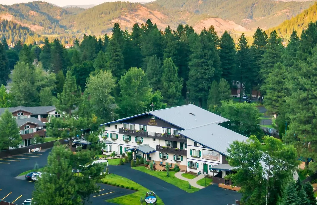 Blue Elk Inn-1