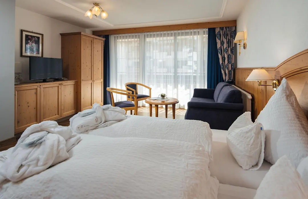 Hotel Garni Alpenruh-Micheluzzi-1