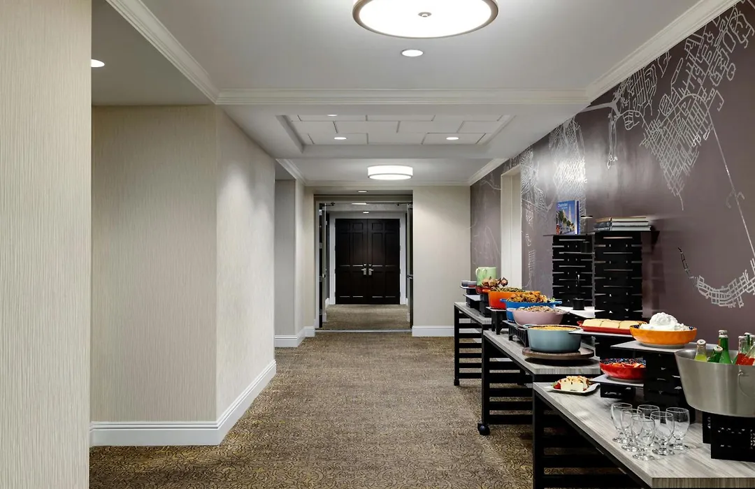 Courtyard By Marriott Charleston Historic District-1