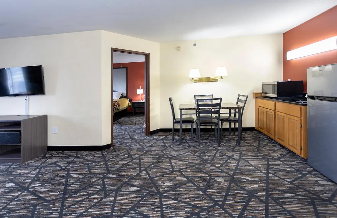 Super 8 By Wyndham Big Rapids-1