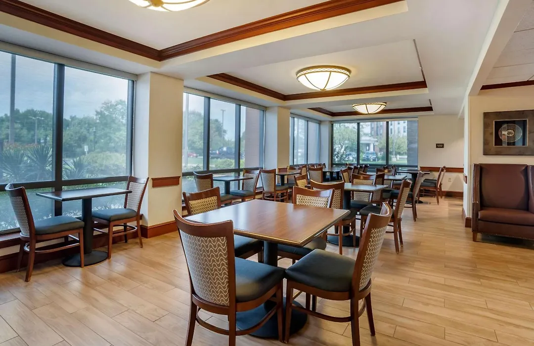 Comfort Inn & Suites Newark - Wilmington-1
