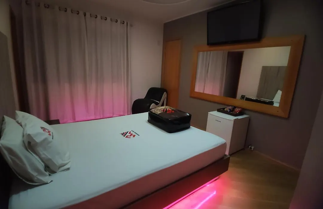 Bruhmom Motel-1