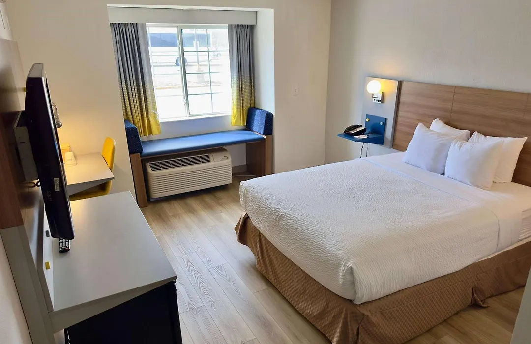 Microtel Inn & Suites By Wyndham Denver Airport-1
