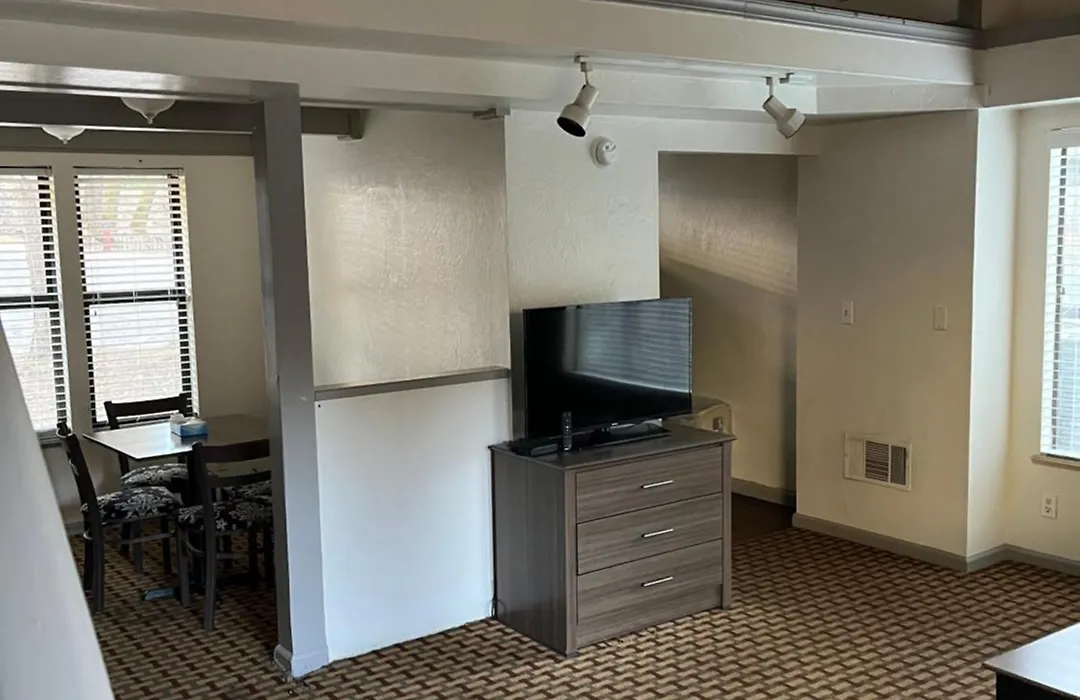 Northern Queen Inn-1