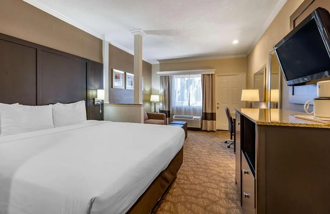 Comfort Inn & Suites Huntington Beach-1