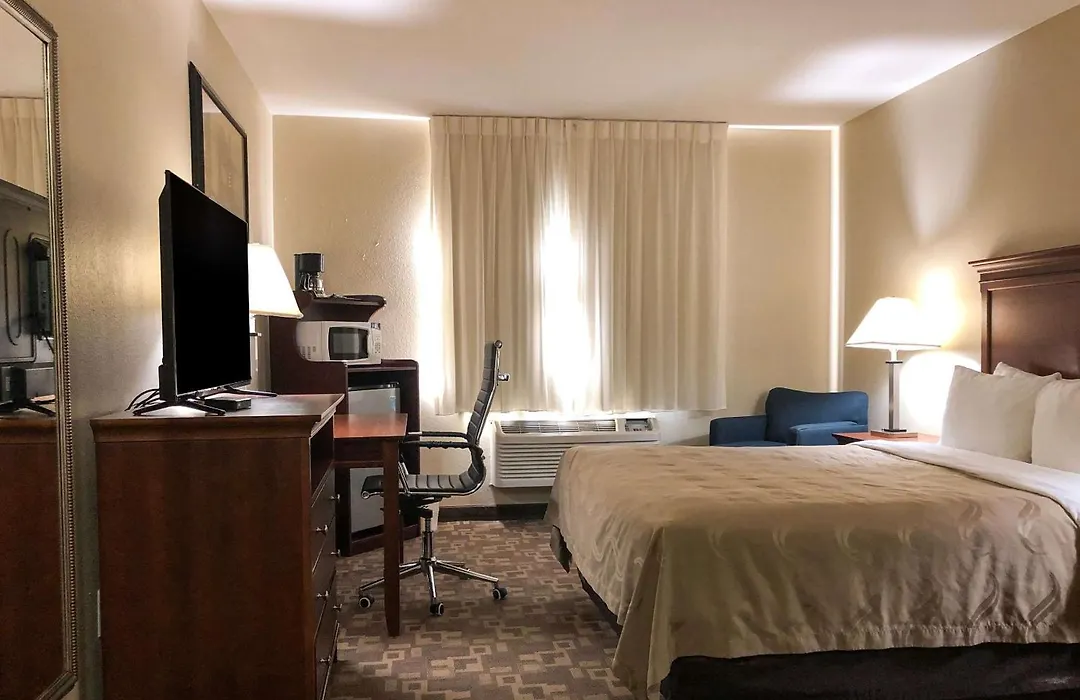 Quality Inn I-70 At Wanamaker-1