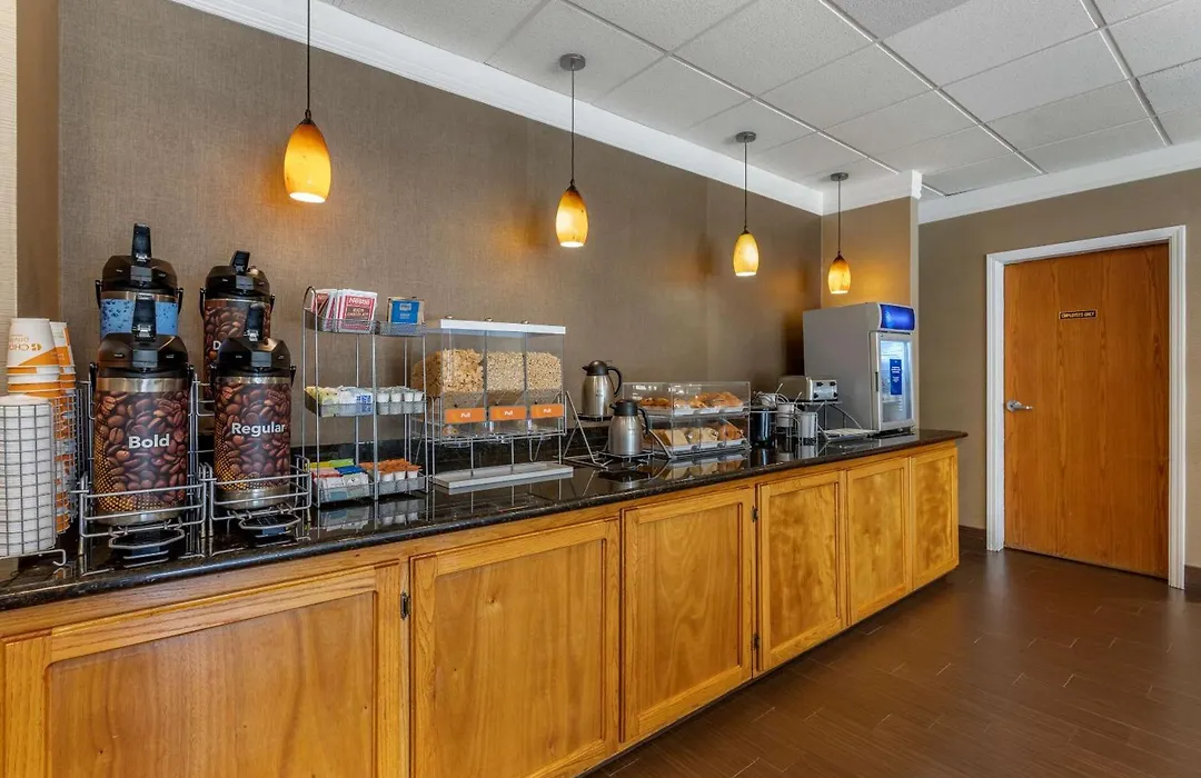 Comfort Suites Visalia - Convention Center-1